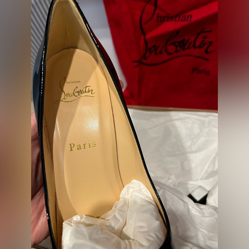 Christian Louboutin So Kate. Size 8. Black, 4inch high. Used once - Picture 2 of 8